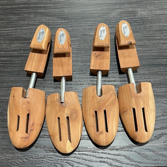 Allen Edmonds Other - ALLEN EDMONDS CEDAR WOOD SHOE TREE SIZE M-L